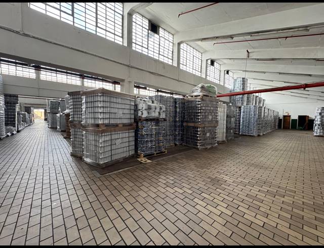 3,650M² WAREHOUSE FOR SALE IN LONGDALE
